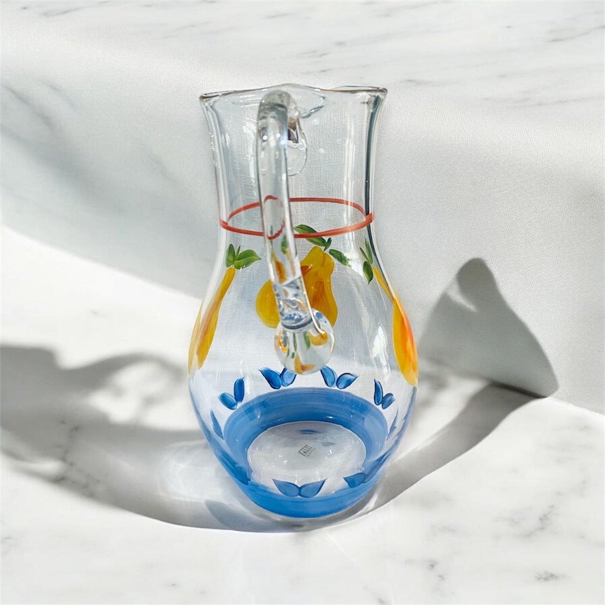 Brocca in vetro dipinto a mano decoro mele Studio Pitti hand-painted glass pitcher with apple design