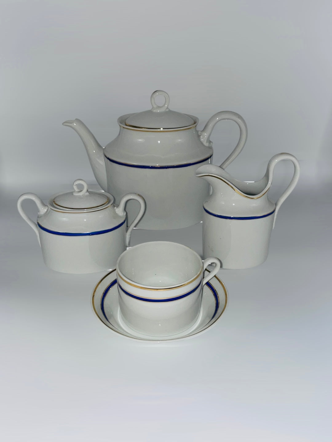 Set da the 9 pezzi bordo blu e oro Richard Ginori