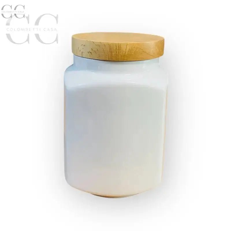 Barattolo in porcellana bianca con tappo in legno Happy Kitchen su sfondo neutro