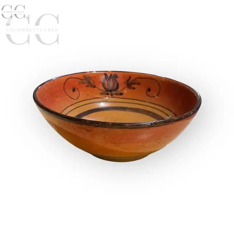 Coppetta rossa con uva ceramica di Gubbio in un elegante piatto floreale arancione