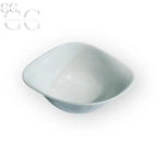 Scodella ovale Dune Lines bianco porcellana Villeroy&Boch in una ciotola bianca quadrata