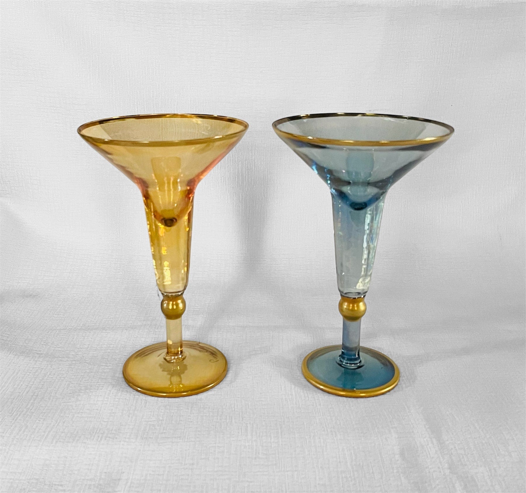 Set 2 candelieri vetro colorato con bordo oro Pierre Cardin - Colombetti Casa