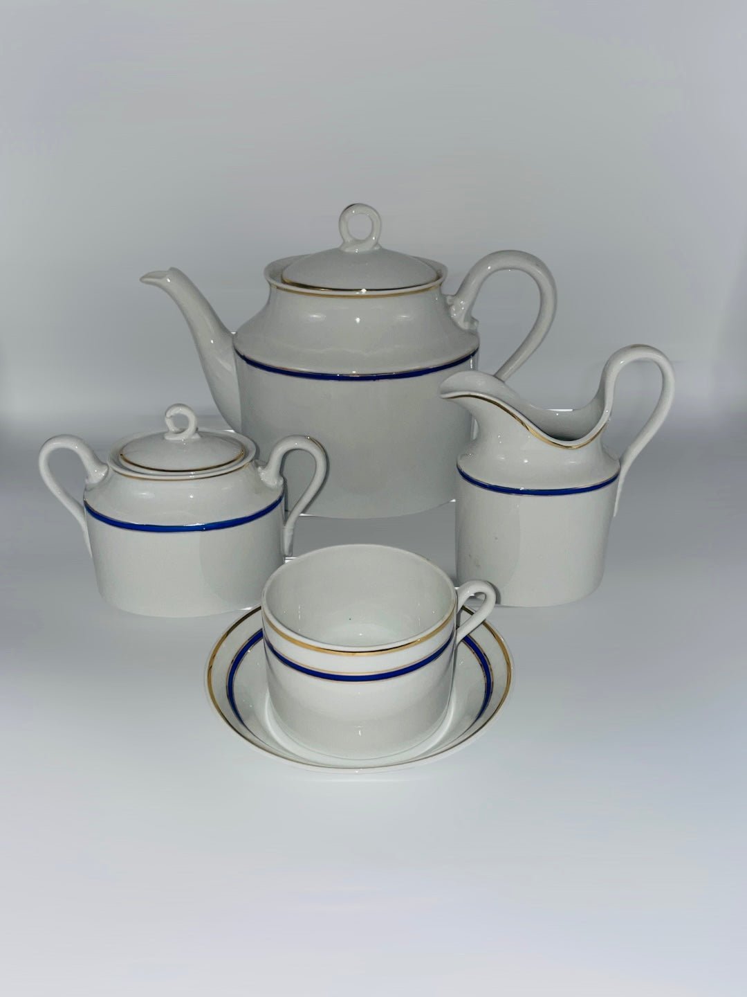 Set da the 9 pezzi bordo blu e oro Richard Ginori