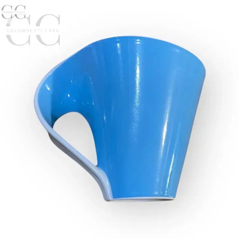 Tazza in ceramica azzurra con bordo bianco della collezione Villeroy&Boch