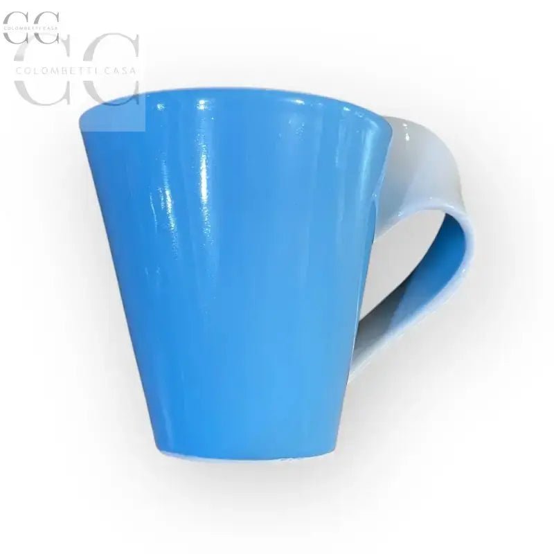 Mug azzurro con manico bianco della collezione Villeroy&Boch, ideale per tazze eleganti