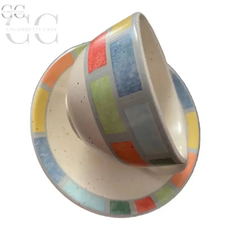 Tazze caffè vintage in gres porcellanato con tazzine colorate e piattini